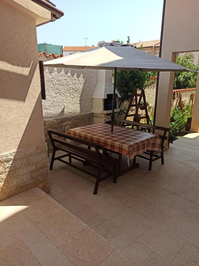 Adria Apartments Pula Zewnętrze zdjęcie